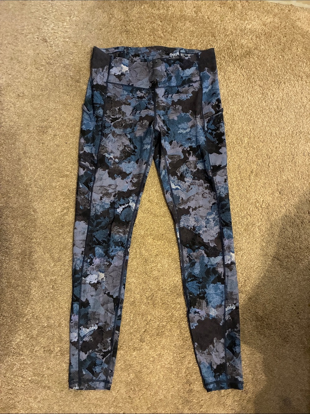 Lululemon Speed Up Tight floral leggings - Picture 3 of 10
